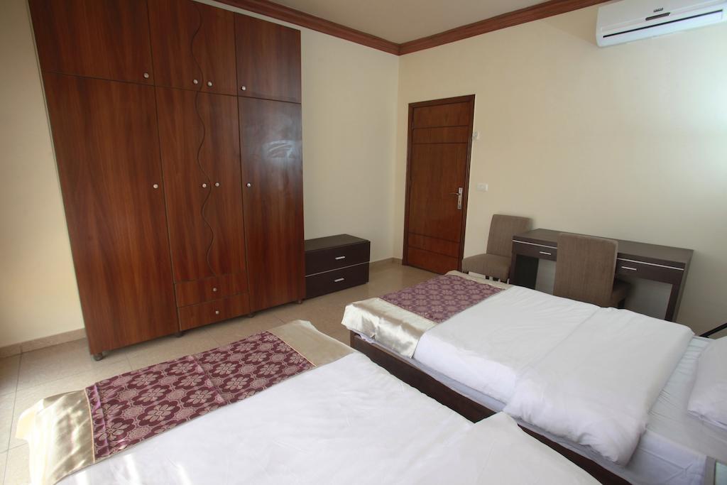 Silver Apartments Бейрут Стая снимка